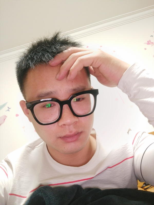 华灯初上的夜晚的第一张照片--东山相亲网