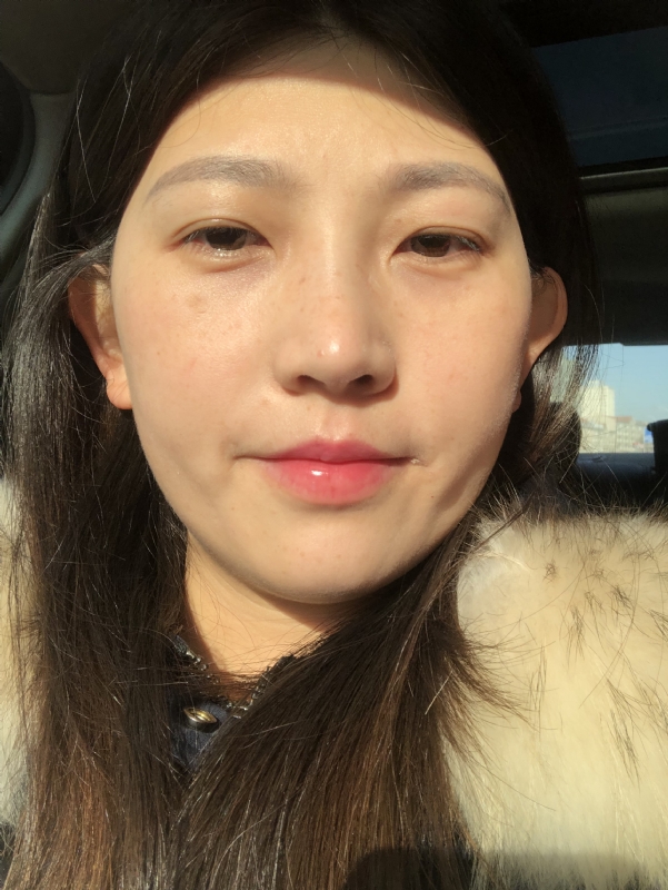 轻闭双眼的第一张照片--东山相亲网