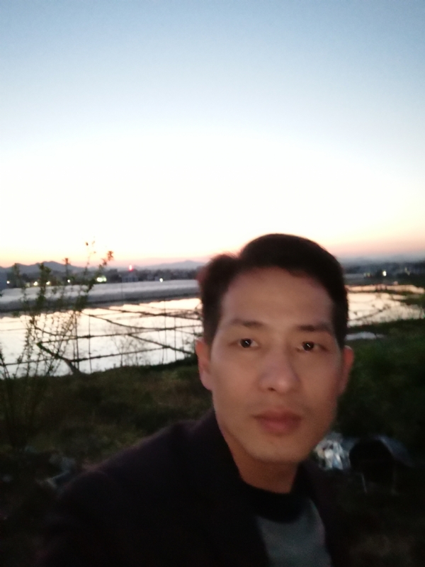 不忘初心的第一张照片--东山相亲网