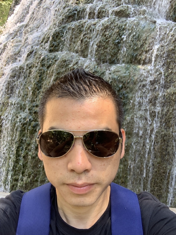 高兴的第二张照片--东山相亲网