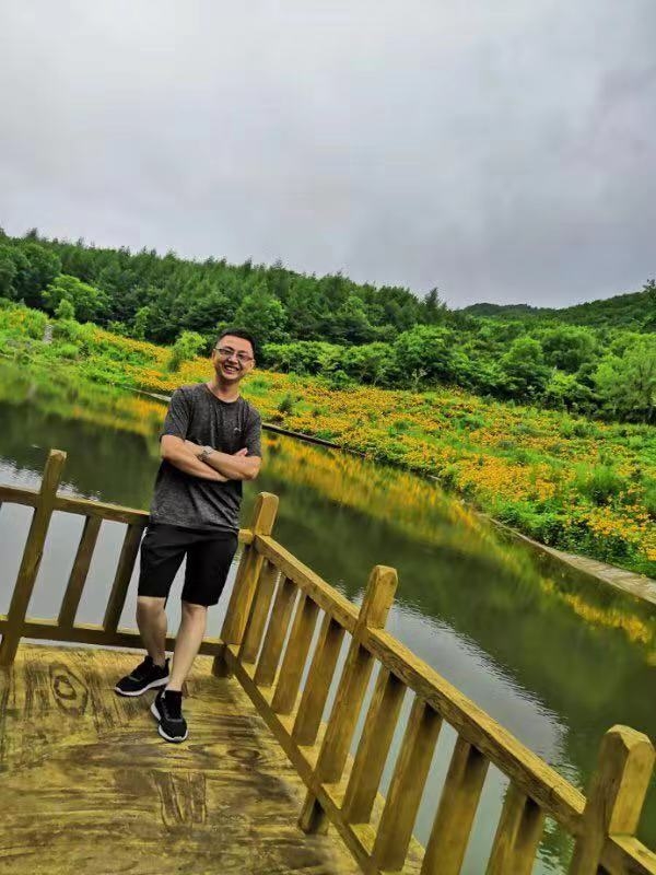 正能量的第三张照片--东山相亲网