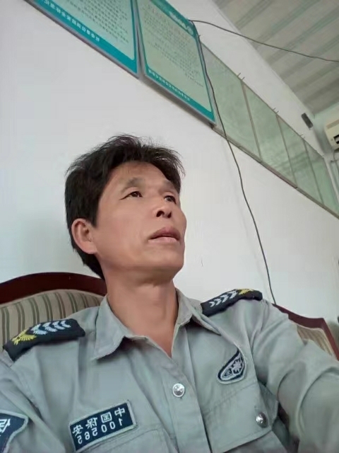 卧窗听雨的第一张照片--东山相亲网