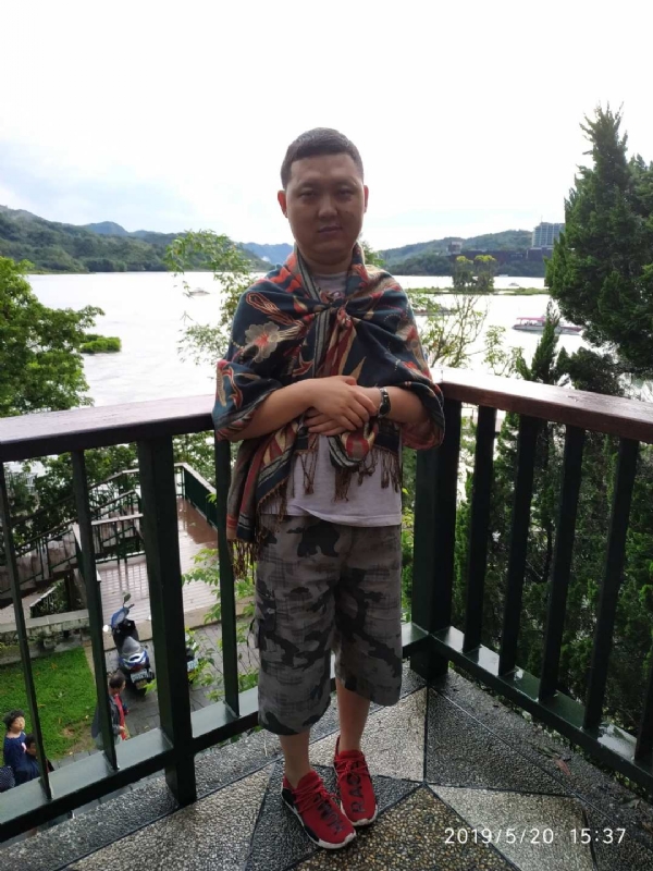 爱情里的俩个人的第一张照片--东山相亲网