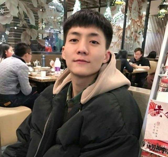 相爱的人的第一张照片--东山相亲网