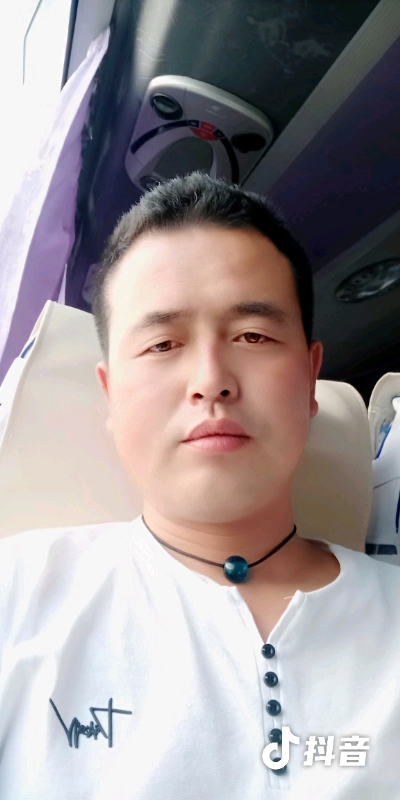 瞬间被爱上的第一张照片--东山相亲网