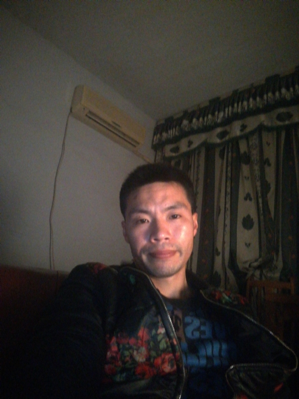 性情男儿的第一张照片--东山相亲网