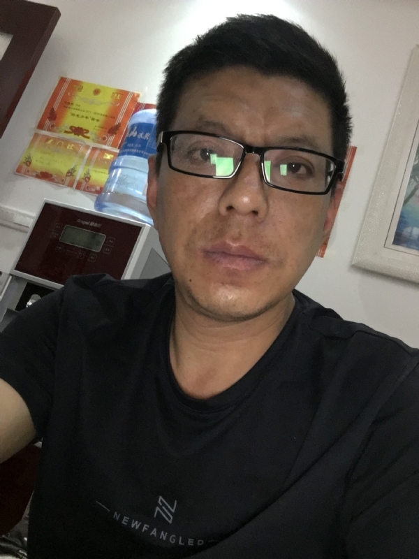 牵手的第三张照片--东山相亲网