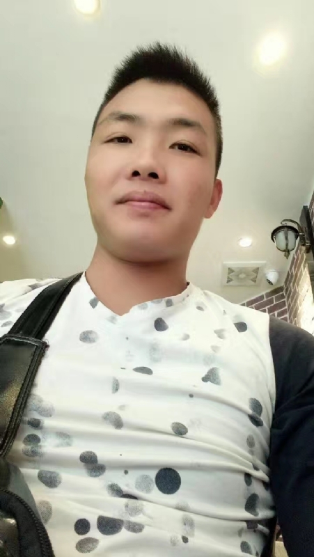 吃生蚝的小乖乖的第一张照片--东山相亲网