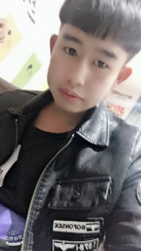 军绿色的第一张照片--东山相亲网