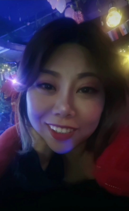 收快递的费仙女的第一张照片--东山相亲网
