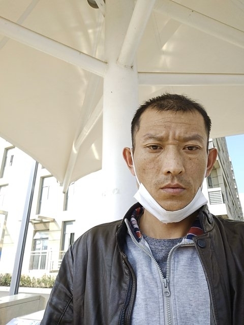 孤狼的第一张照片--东山相亲网