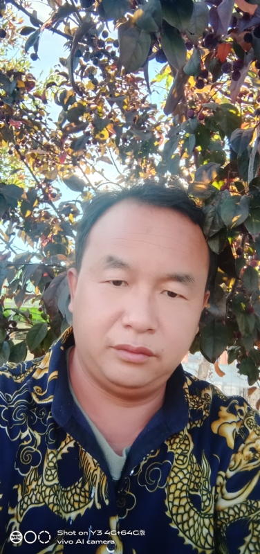 战狼的第一张照片--东山相亲网