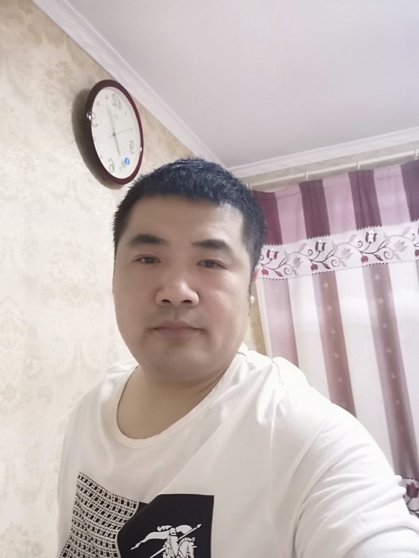 爱你的眼睛的第一张照片--东山相亲网