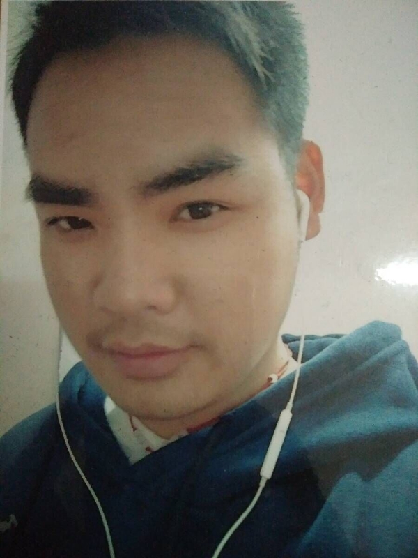渴望爱的第一张照片--东山相亲网