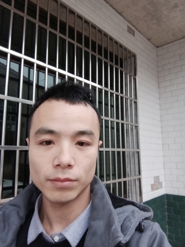 笑得那么开心的第三张照片--东山相亲网