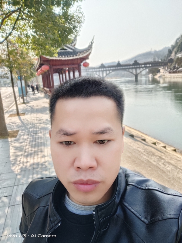 啊锦的第一张照片--东山相亲网