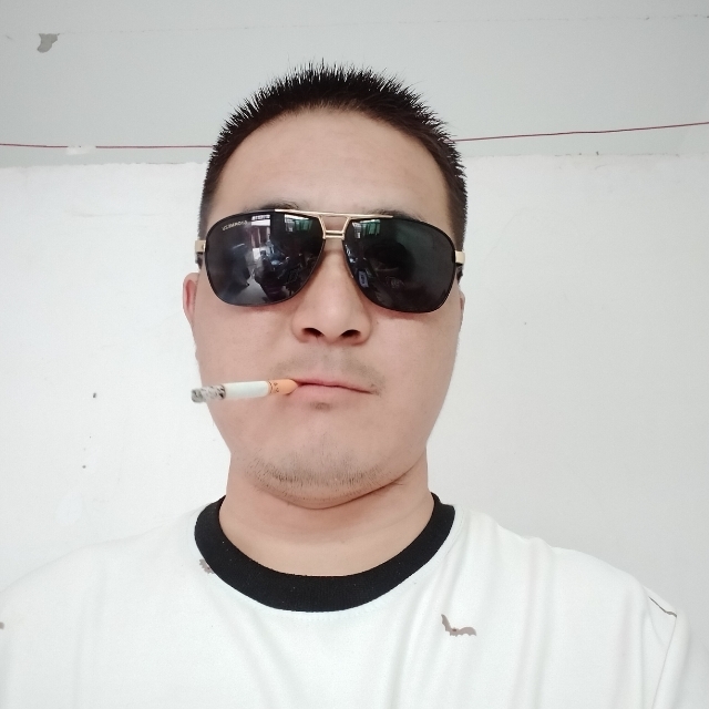 白伟伟的第一张照片--东山相亲网