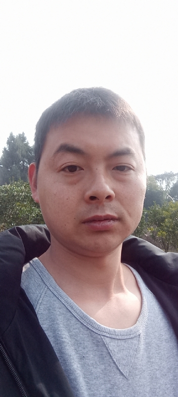 亲亲抱抱我爱你的第一张照片--东山相亲网