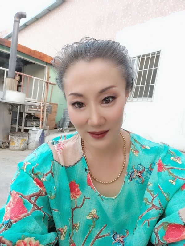 燕子的第三张照片--东山相亲网