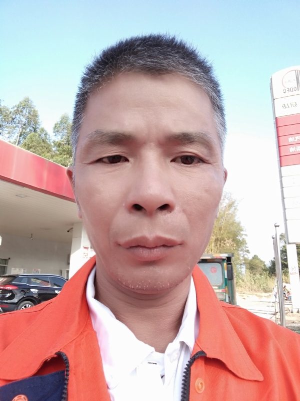 静候缘分的第一张照片--东山相亲网