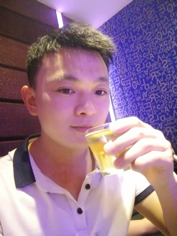 幸福的拥抱的第一张照片--东山相亲网