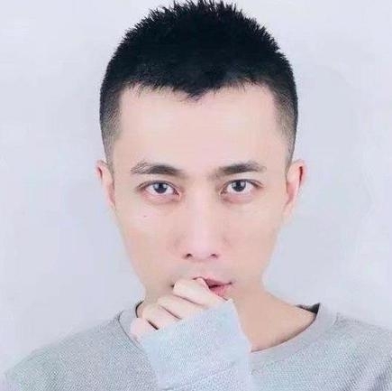辛酉的第一张照片--东山相亲网