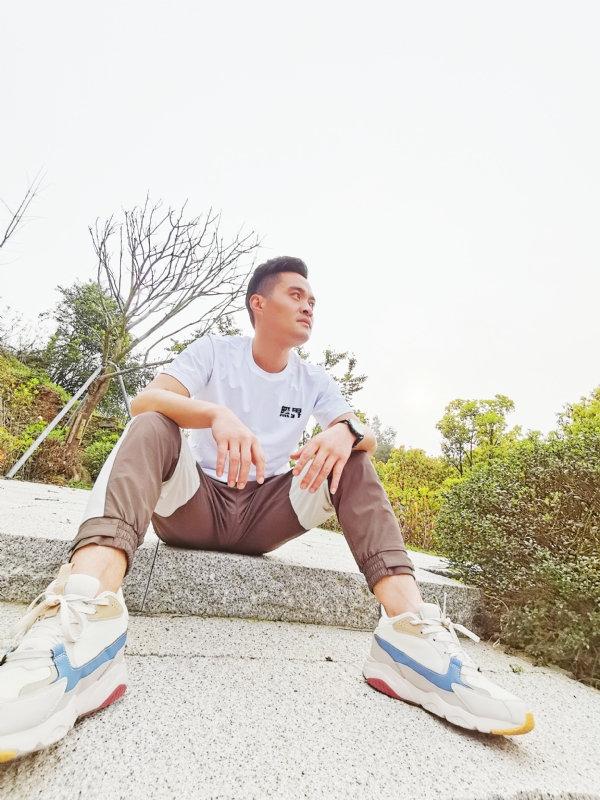 一个人，干净利落的第一张照片--东山相亲网