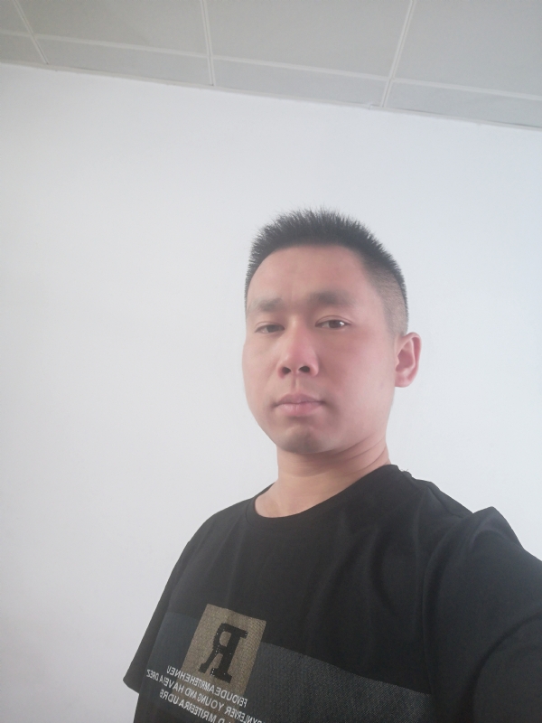 孤独的狼的第一张照片--东山相亲网