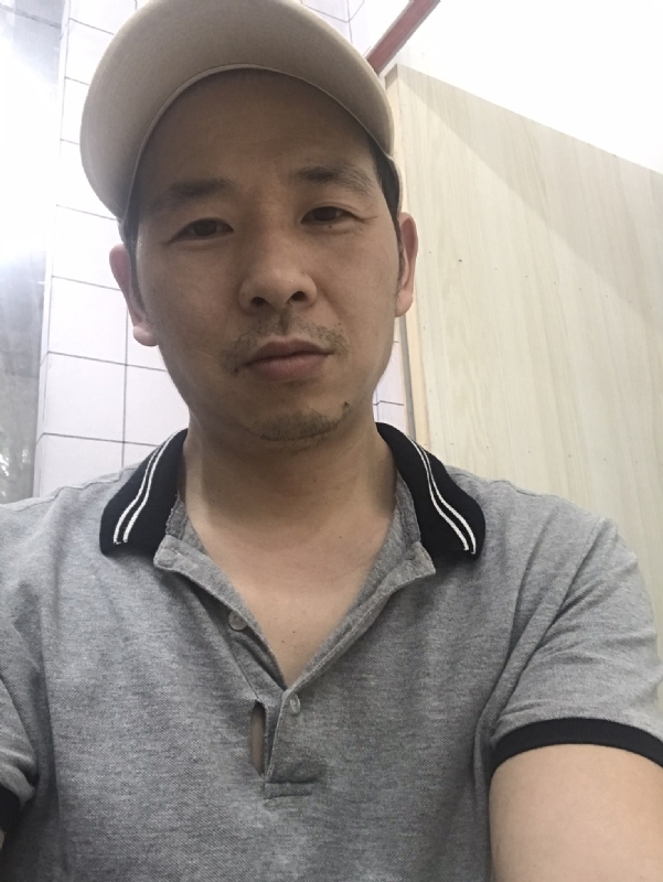 老何的第一张照片--东山相亲网
