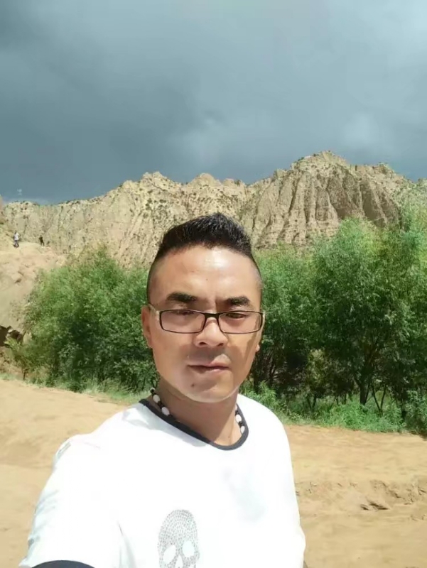 无情的沙尘暴的第一张照片--东山相亲网