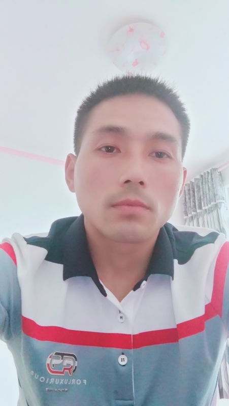 染红尘世的第二张照片--东山相亲网