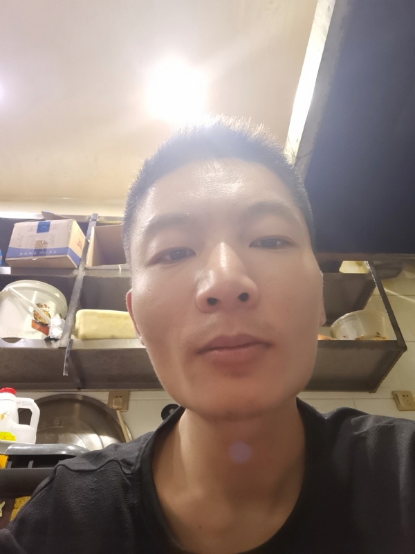 邹先生的第二张照片--东山相亲网