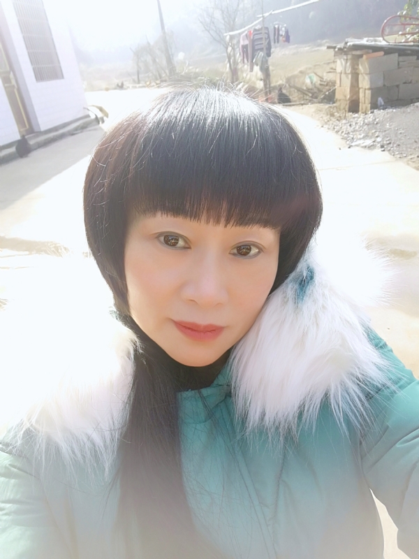 金鱼儿的第一张照片--东山相亲网