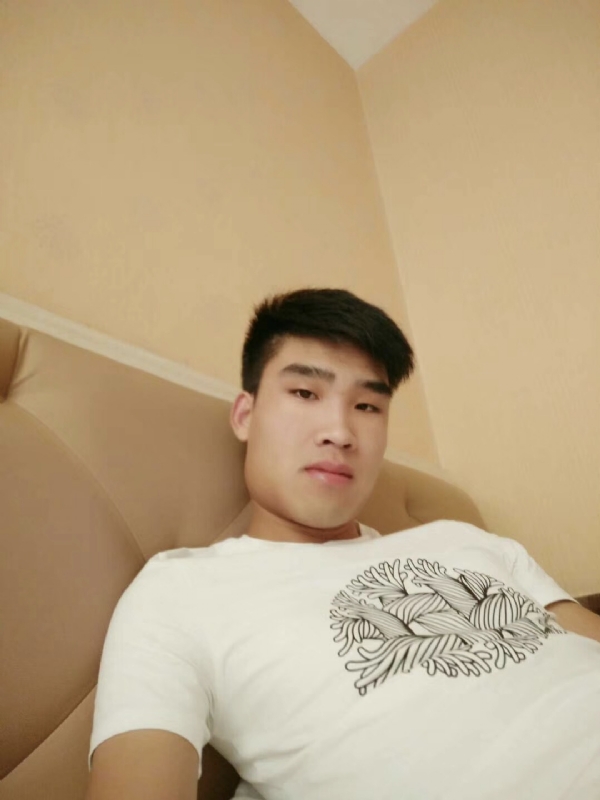 谁不曾孤单上路的第一张照片--东山相亲网