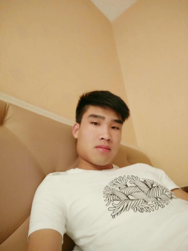 谁不曾孤单上路的第二张照片--东山相亲网