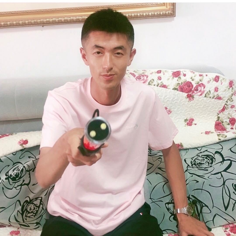 转身留下孤独的她的第一张照片--东山相亲网