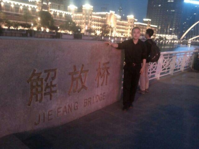 海阔天空的第一张照片--东山相亲网