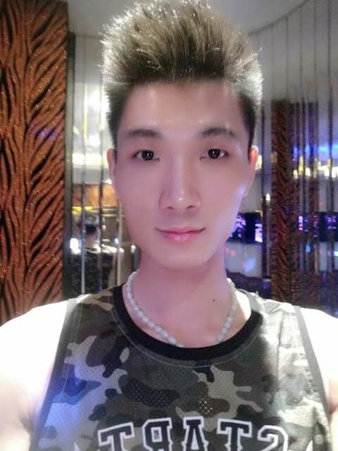 人生如戏的第一张照片--东山相亲网