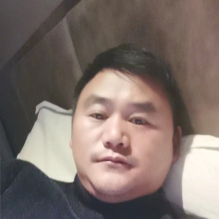 奔跑的第四张照片--东山相亲网