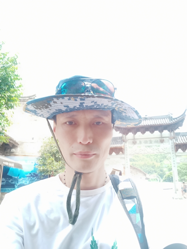 童群海的第一张照片--东山相亲网