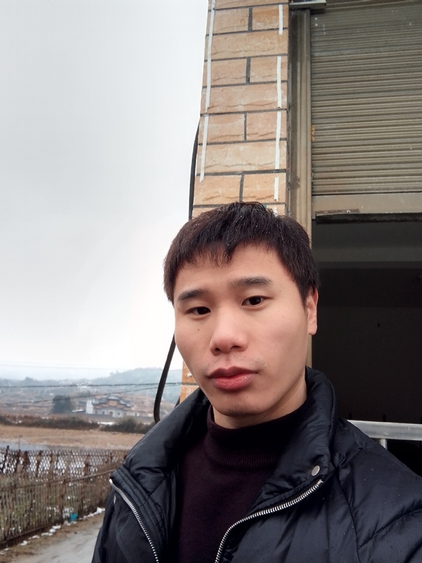 银色的羽翼的第一张照片--东山相亲网