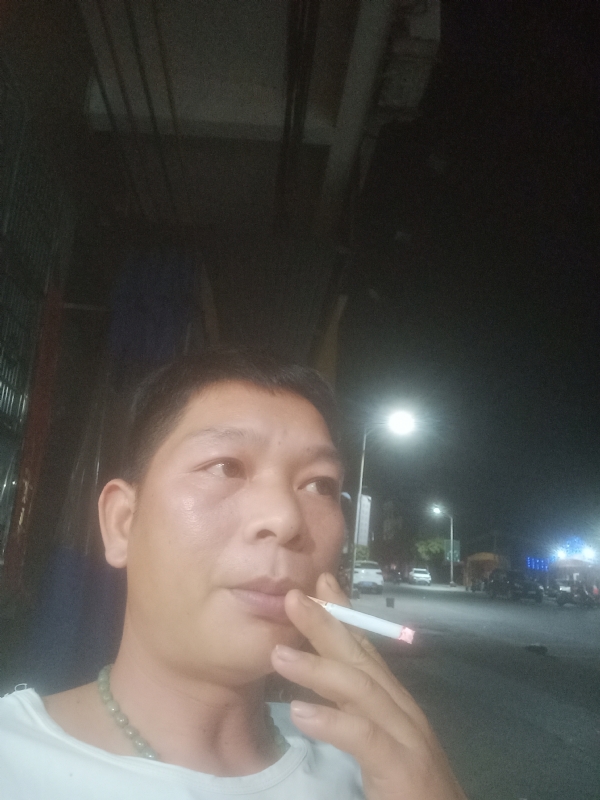 善解人意的第一张照片--东山相亲网