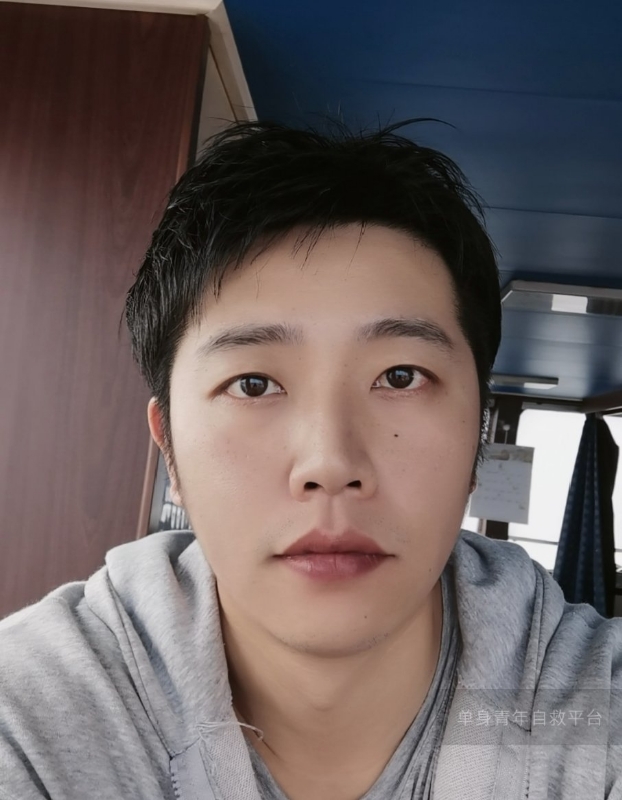 不太帅的男人的第二张照片--东山相亲网