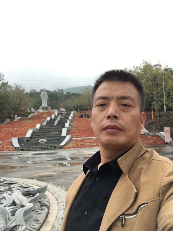 开心的松鼠的第一张照片--东山相亲网