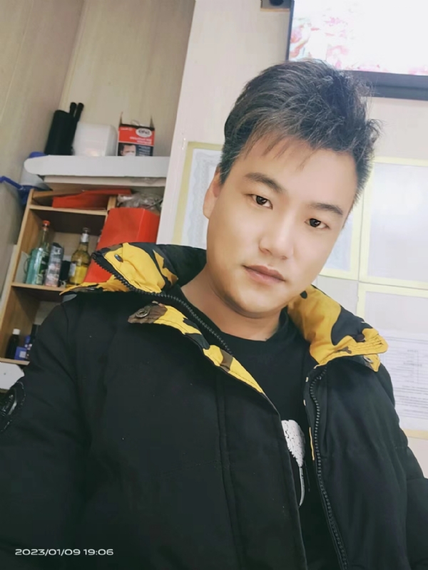 孤酒枕愁眼眠的第二张照片--东山相亲网