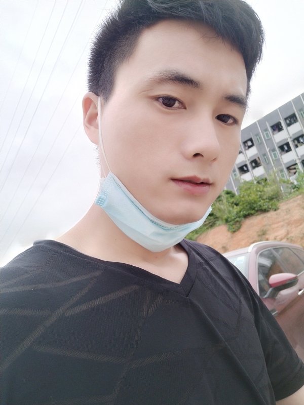 何凡的第二张照片--东山相亲网