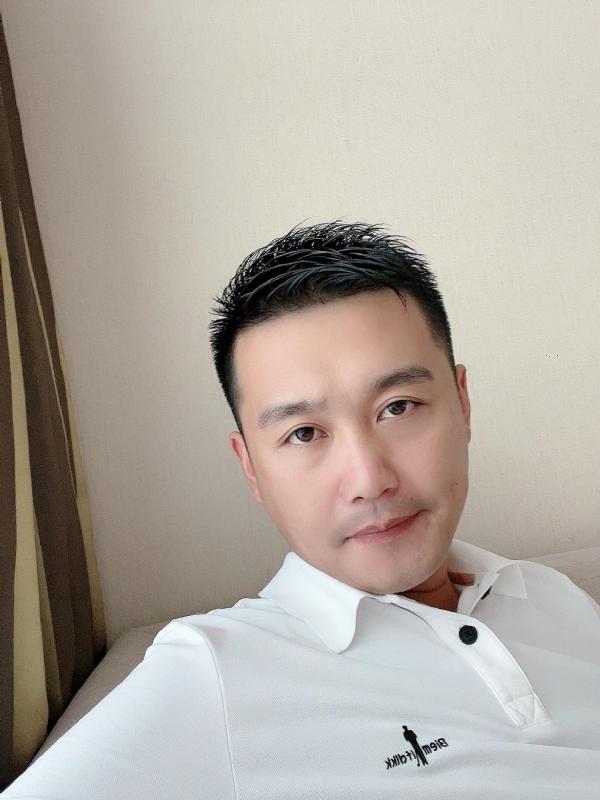 笑望人非的第一张照片--东山相亲网