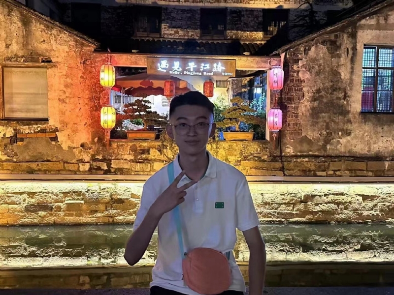 李四的第一张照片--东山相亲网