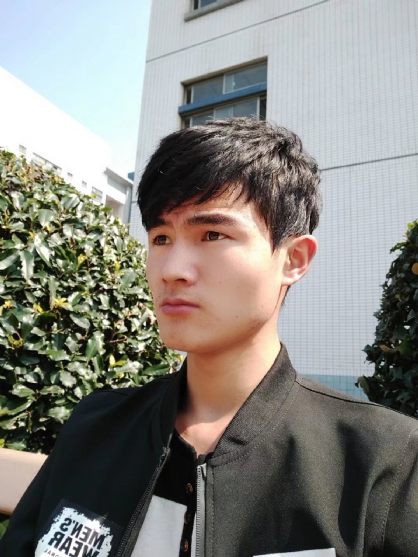 阳光男孩的第四张照片--东山相亲网