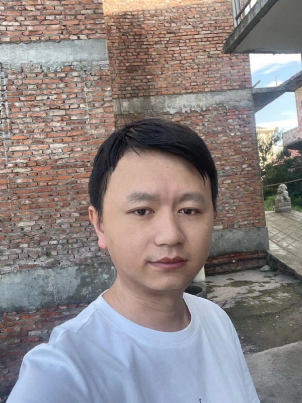 行人的第一张照片--东山相亲网